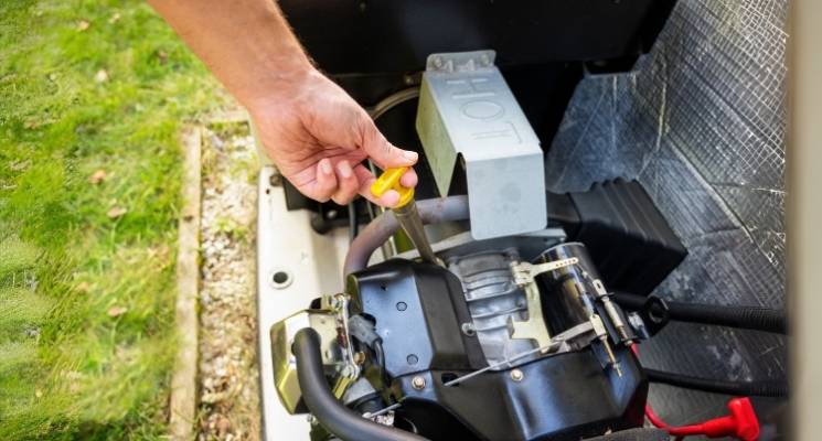 kapasitas oli genset