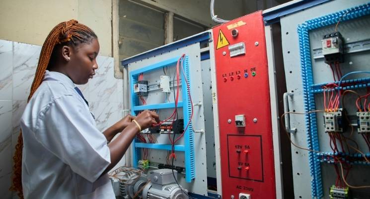 genset hidup tapi tidak ada arus listrik